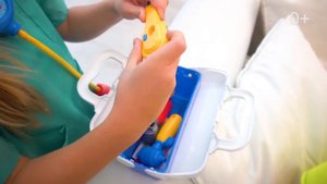 ВЛОГ Папа заболел. Мэри как доктор. Дети лечат папу. Видео для детей Mary Stories