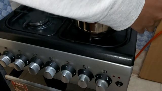 Auto Ignition, Press And Hold The Ignition Button Of Cooker Until Gas Lights смотреть онлайн