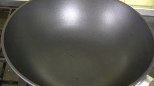 Делаем чай из молодых листьев груши и черноплодки и цветов желтой акации. Малосолим кипрей