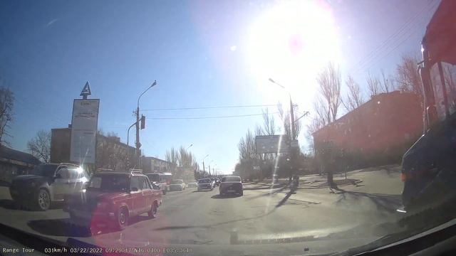 Луганск, ул. Линева, кв. Гаевого. 2022 03.22 смотреть онлайн