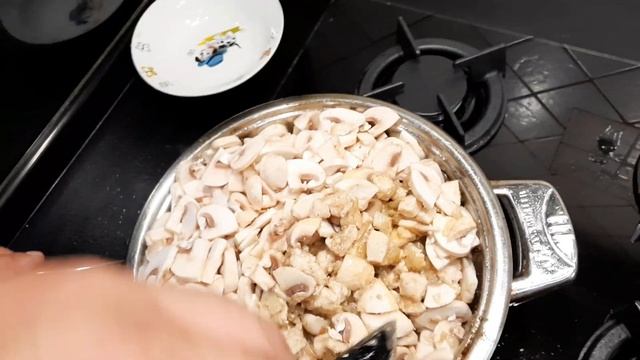 Новогодний жульен в городской булке. смотреть онлайн