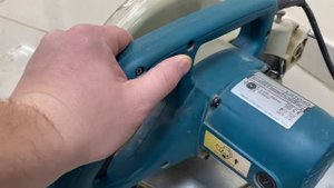 Торцовочная пила Makita LS1040