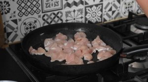 Курица в кисло-сладком соусе с ананасами