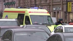 В больницах Санкт-Петербурга остаются десятки человек