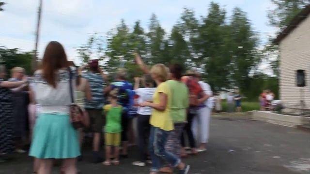 Ансамбль "Наши песни" - Подари, березка смотреть онлайн