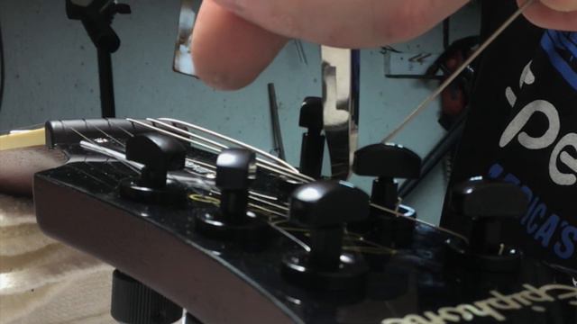 STEINBERGER GEARLESS TUNERS - Why Aren’t These Everywhere?? смотреть онлайн