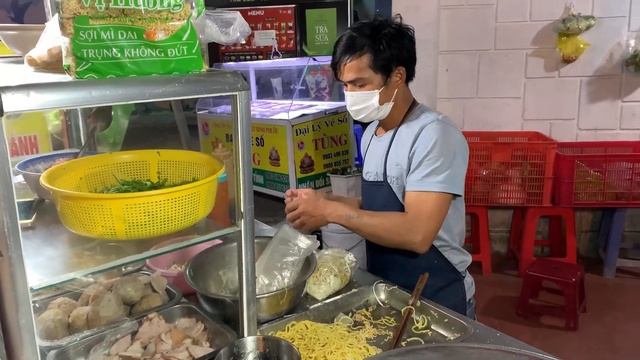 Русские называют его «глутаматный суп», а азиаты уплетают постоянно на ужин. смотреть онлайн