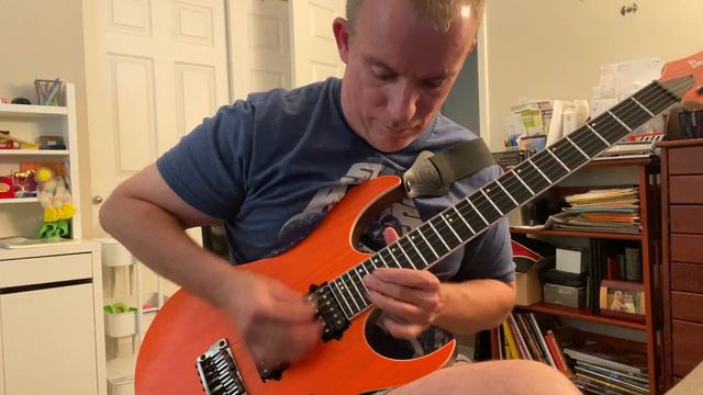 Working out melody and lead parts to an original song. Clams included... смотреть онлайн