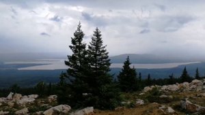 Восхождение на гору в национальном парке Зюраткуль