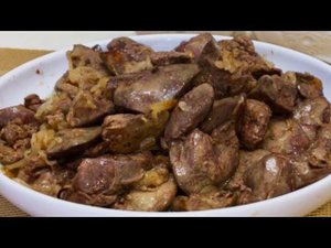 Очень вкусная куриная печень с луком.
