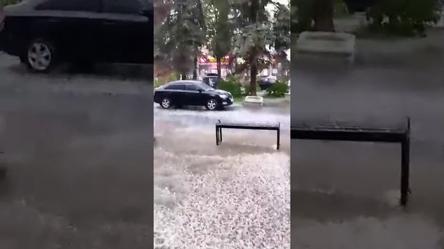 [ Альбом ]
Во Владимирской области выпал крупный град. 

Кадрами делятся жители Александровского рай