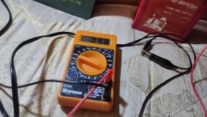 Недорогое зарядное устройство на 12 вольт для любого свинцового аккумулятора.