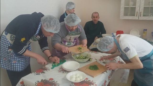 Салат Чиполлино.mp4