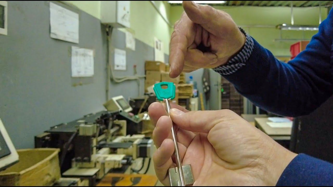 Замки CRIT делают ТАК! смотреть онлайн