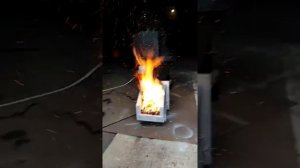 Автоматическая угольная горелка на угольной пыли.