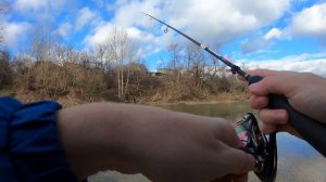 Голавль в АБИНСКЕ зимой | Зимний голавль | #crazyfish #голавль #fishing #рыбалка #зима2021 #winter