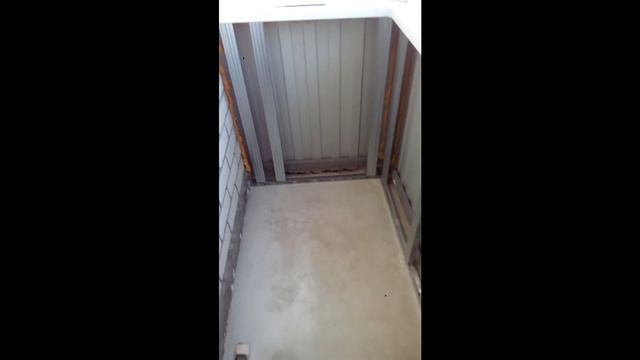 Каркас из металлопрофиля на балконе