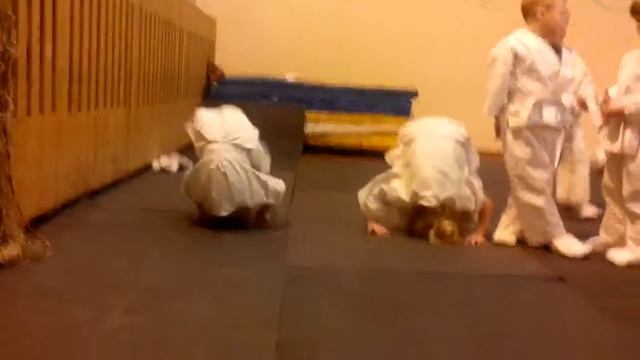 Учимся кувыркаться 2 смотреть онлайн