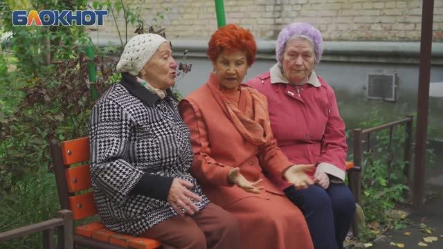 Мы не фрики и нам не платят: бабушки из Отряда Путина рассказали о том, кто они есть
