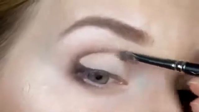 Макияж Петля в Карандашной Технике смотреть онлайн