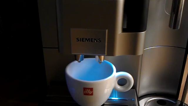 Kaffe à la Siemens EQ.7 PLUS L-series смотреть онлайн