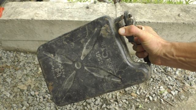 Что можно сделать из старой 5 л канистры смотреть онлайн