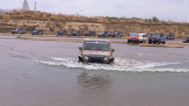 Tank 300 vs Jeep Wrangler Team PK Off-road  The power of the awesome Jeep Wrangler