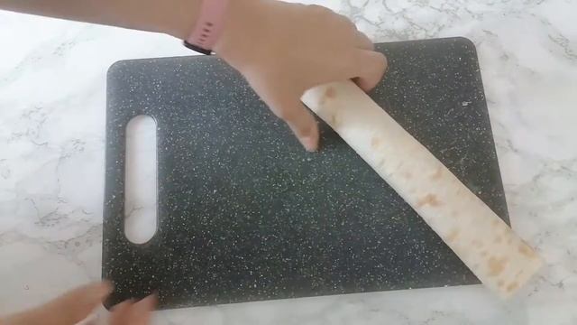 Рулет из лаваша с тунцом.