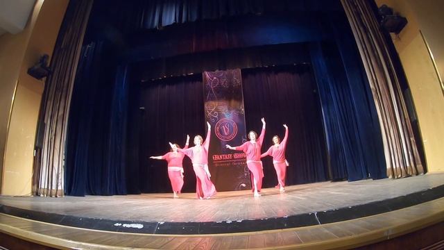 Современный восточный танец Нур Эль Шамс в исполнении учеников / Bellydance song