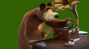 Мишка слушает свою любимую песню