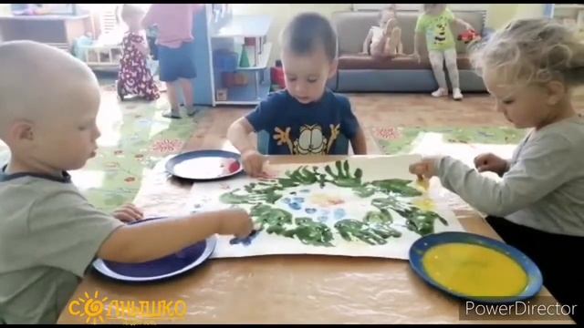 Коллективная работа (нетрадиционные техники рисования). "Цветы для всей семьи". МАДОУ №31., гр. №4 смотреть онлайн