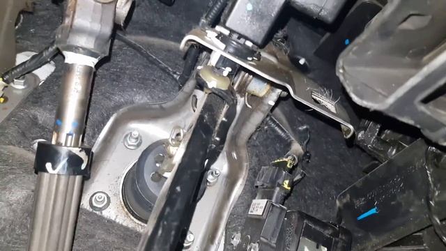 Солярис педаль тормоза смотреть онлайн