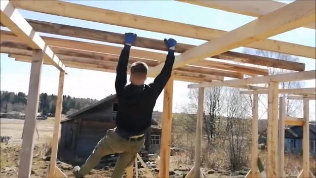 Начал строить сарай