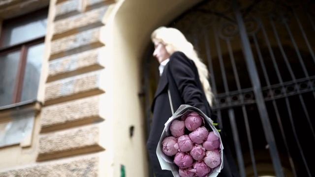 Букет из 11 розовых пионов Premium смотреть онлайн