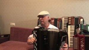 Последний раз играл на баяне в Армии 40 лет назад...и вот!