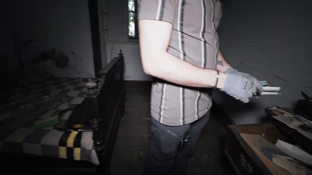 Found Letters from 1700s! - Majestic Abandoned Yellow Mansion in Portugal смотреть онлайн