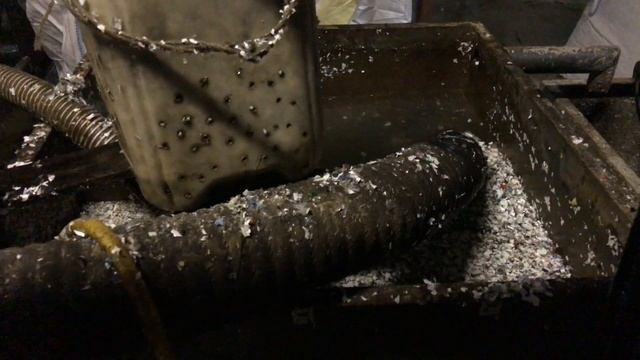 Слон Строй | Как перерабатываются пластиковые бутылки?