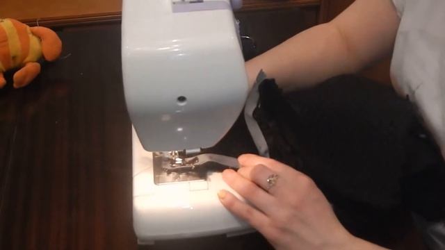 Как вшить молнию: "втачать молнию в юбку трапецию" смотреть онлайн