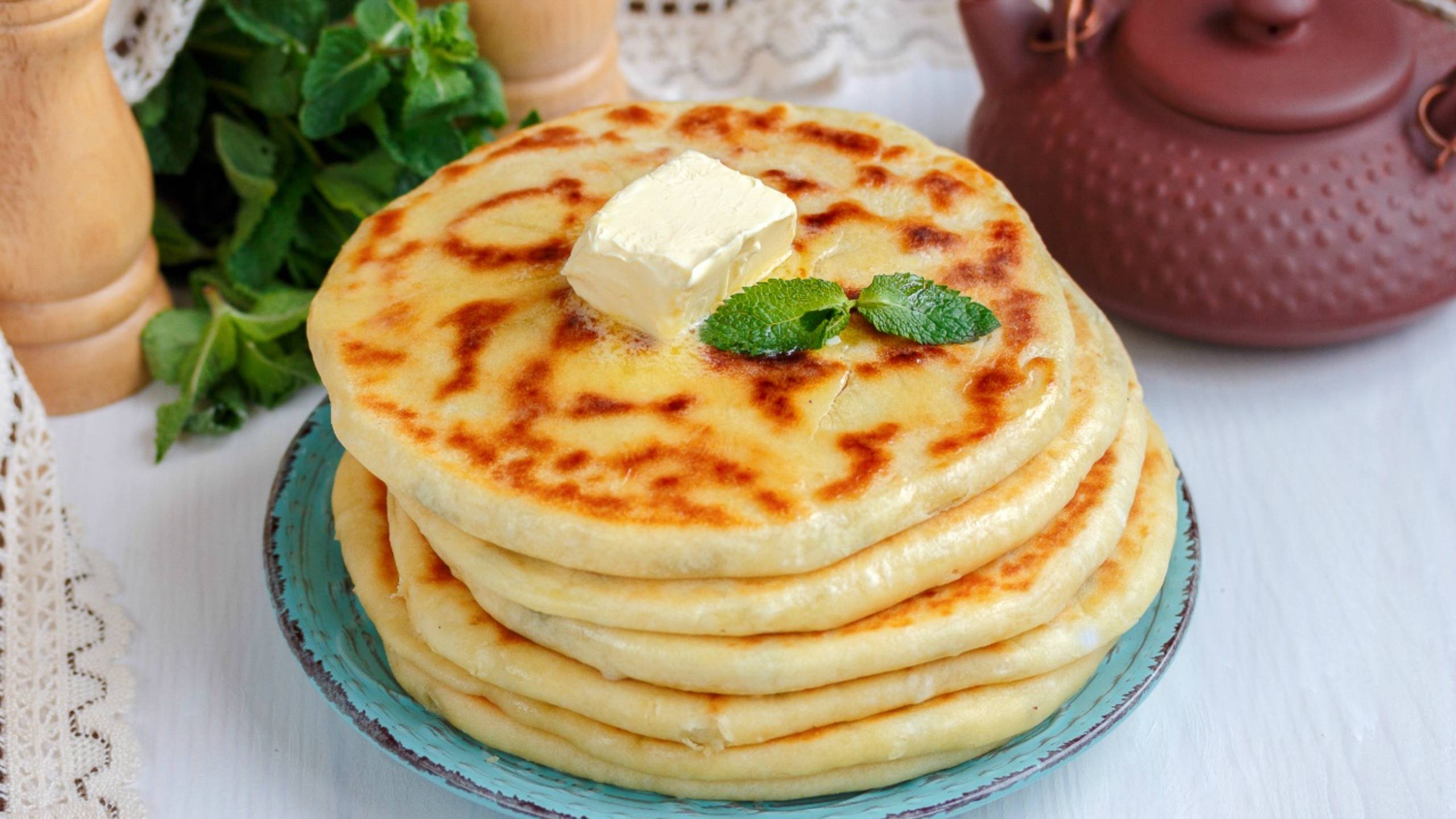 🥞 Лепёшки с сыром и зеленью на сковороде — видео рецепт. Как приготовить лепешки на кефире с сыром?