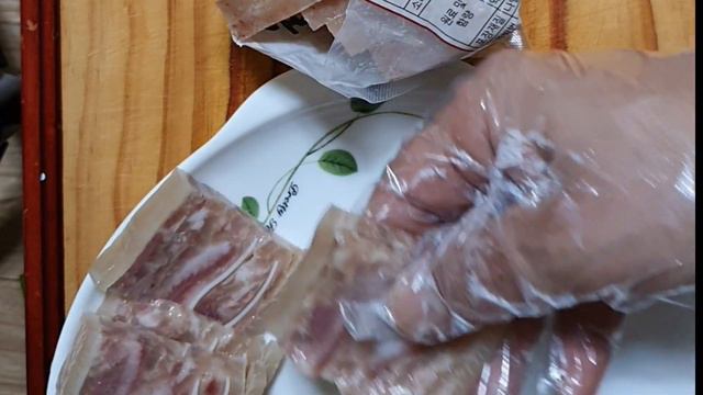 [Sub] 간단 편육 부추무침 혼술 먹방 / Korean Boiled Pork Slices, korean traditional cuisine / 韓国薄切りゆで肉 смотреть онлайн