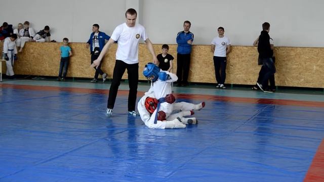 Липатников Кирилл 1 бой смотреть онлайн