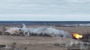 К-52 вертолёт. Белый и черный дым. Это красиво