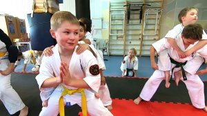 Веселая тренировка каратэ: полная версия/STRUIN DOJO