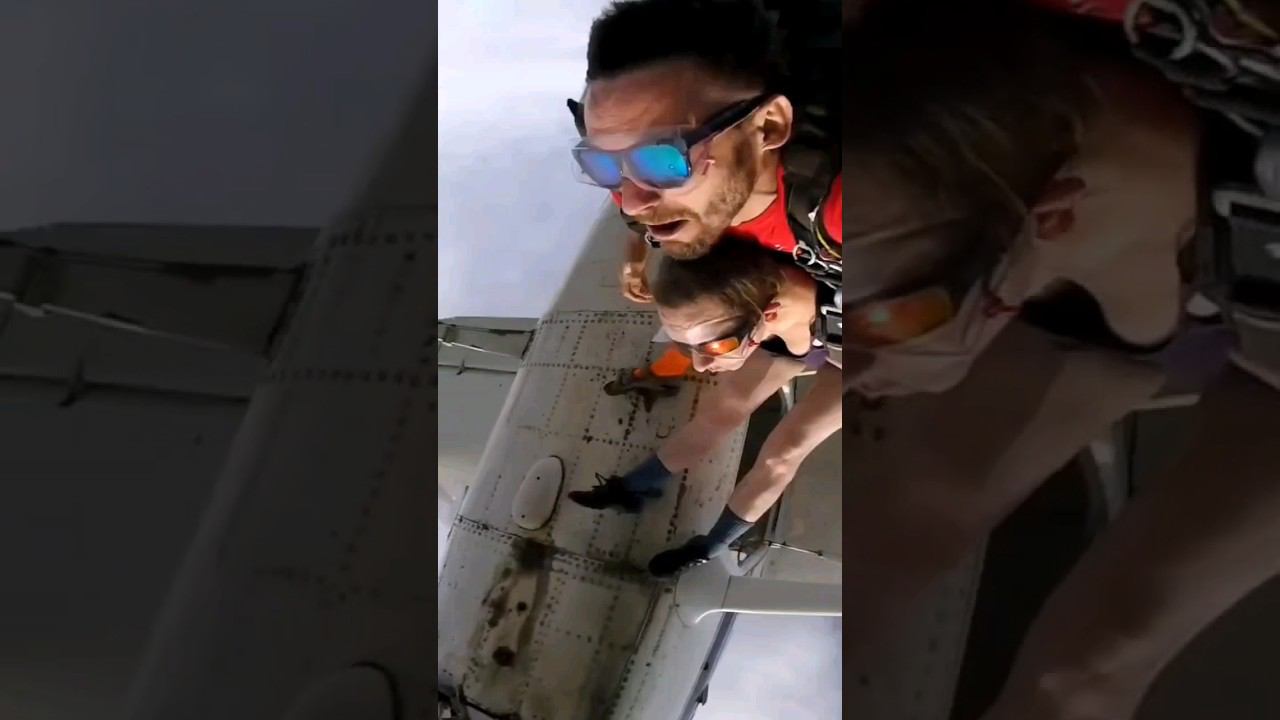 Парашютисты зацепились за шасси самолета | Парашютист ПРО смотреть онлайн