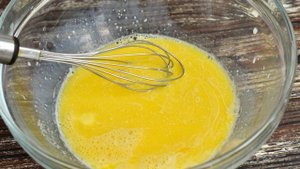 Завитушки с корицей из дрожжевого теста