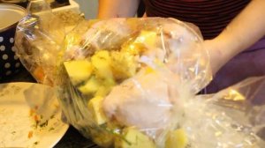 Как приготовить курицу с картошкой в пакете, в рукаве.сочная курочка ,картошечка.