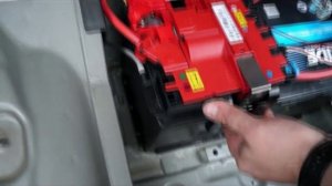 Замена аккумулятора BMW 750 (F01 - F04)