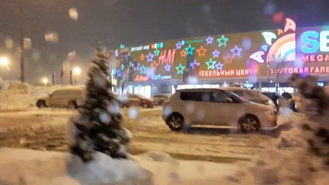 Парковки в торговых центрах в снегопад в Краснодаре смотреть онлайн