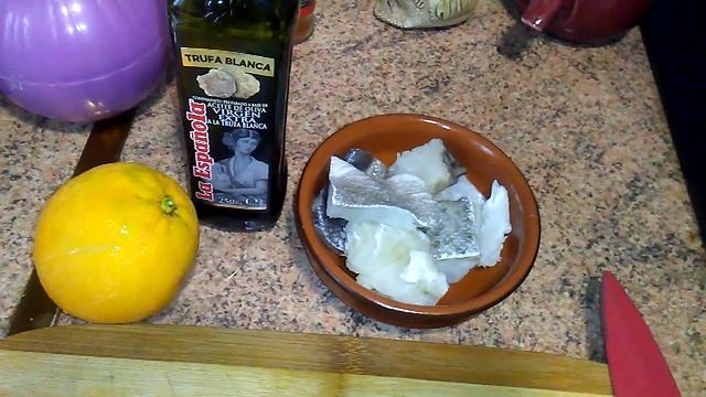 Салат из маринованной трески с апельсином. смотреть онлайн