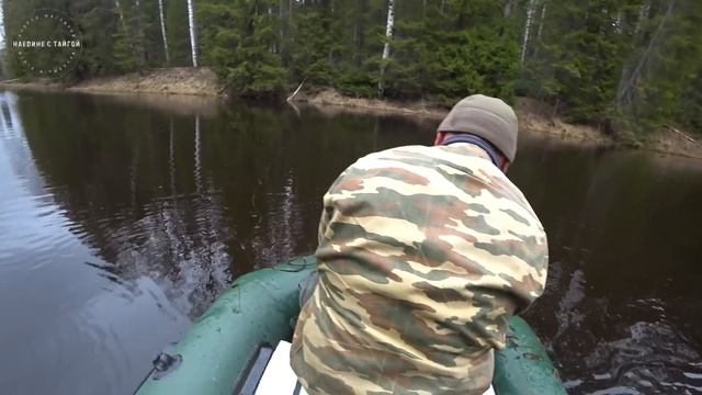 ЗАБРАЛИСЬ В ГЛУШЬ! / ДОБЫВАЕМ РЫБУ В КОРЯГАХ / ПРОСНУЛИСЬ ЗИМОЙ! / ЖИВЕМ В ПАЛАТКЕ В ТАЙГЕ смотреть онлайн
